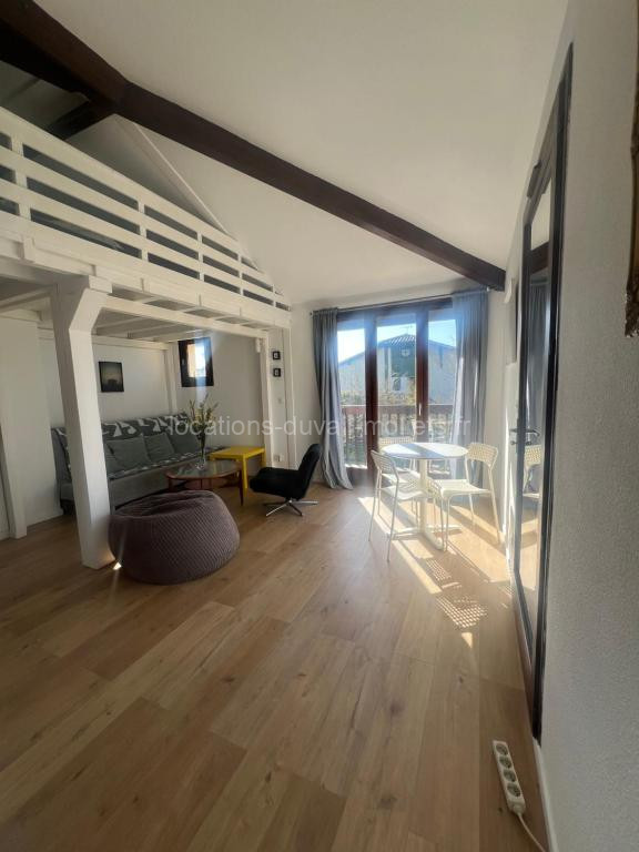 Photo de Lovely studio perfect for couples close to beach