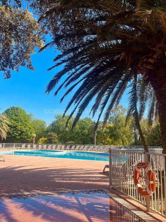 photo de Cocoon Albatros, Golf view, pool, pine trees and ocean