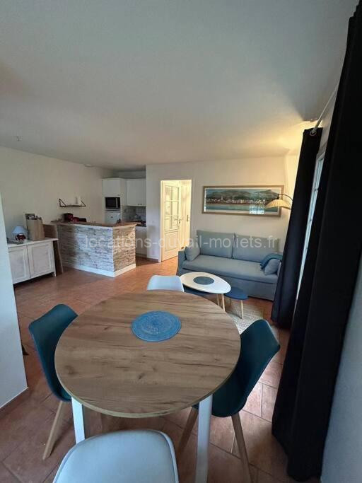 Photo de Charmante maison dans résidence avec piscine proche golf et plage