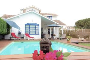 Photo de la Maisons de vacances Beautiful Duplex House With Terrace and garden à Moliets-et-Maa